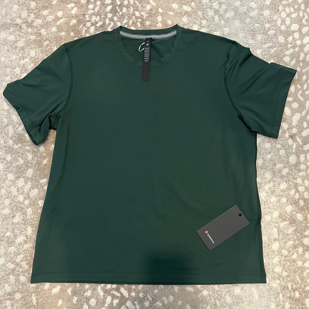 lululemon t-shirt NWT